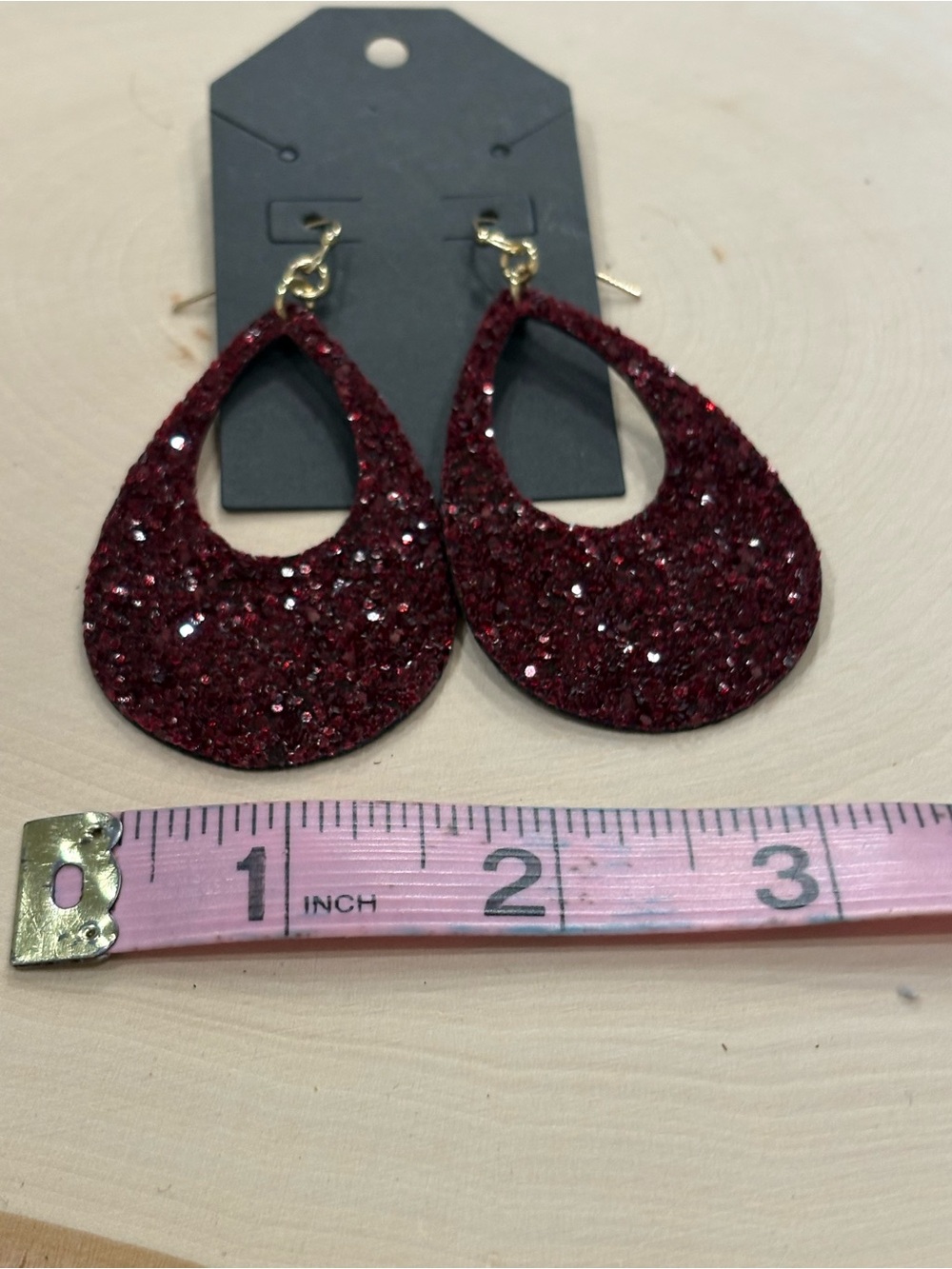 Burgundy glitter tear drop cut out earrings New on card Unbranded - Picture 4 of 4